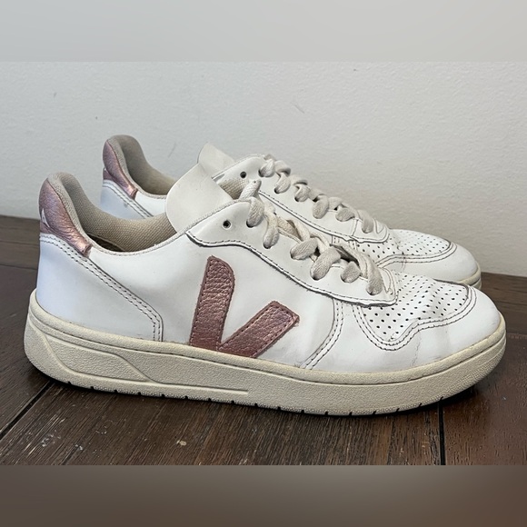 Veja V-10 Sneakers Womens size 6 - Picture 1 of 10